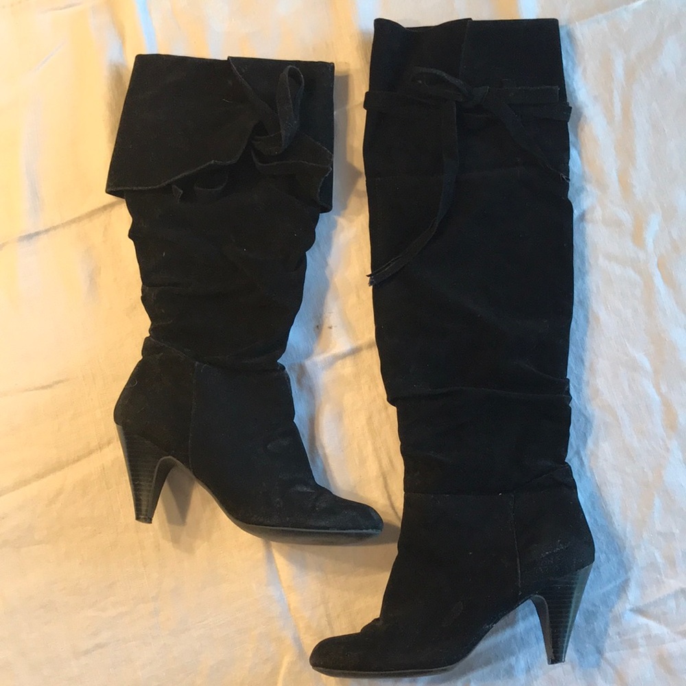 Calf or Tall suede boots with tie